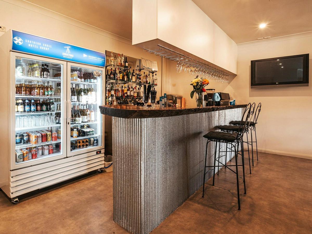 Surveyors Bar