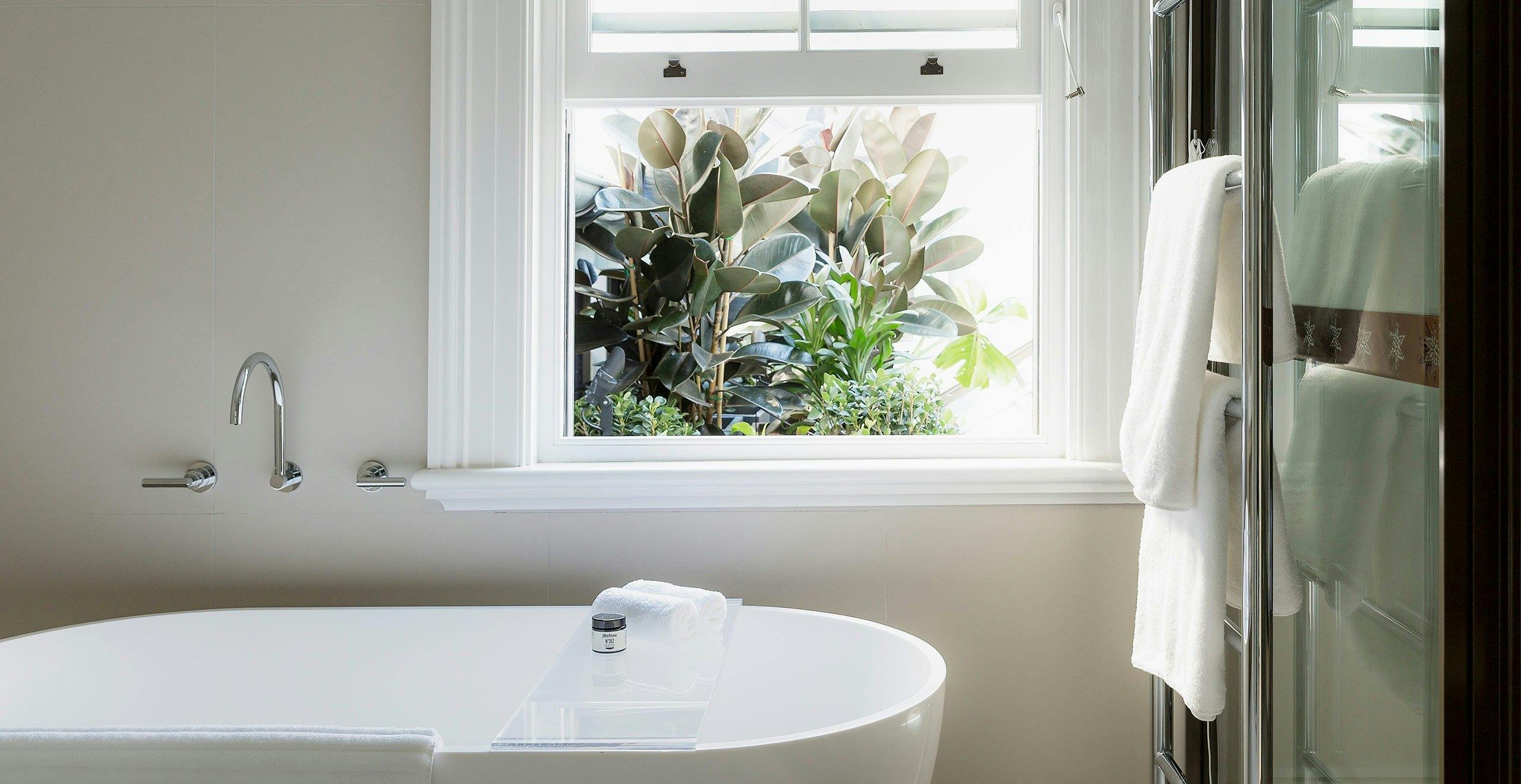 Spicers Potts Point King Luxe Bathroom