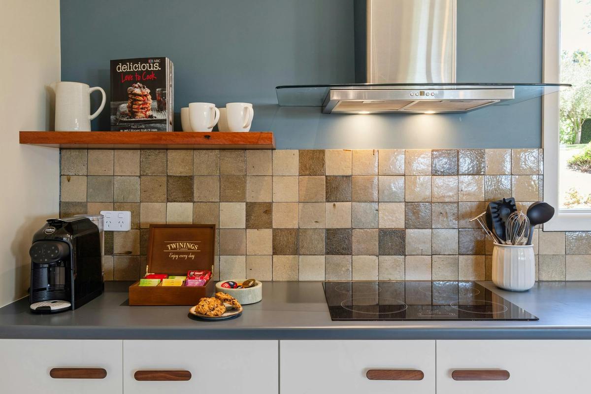From morning coffee to evening margaritas—our fully equipped kitchen has it all.