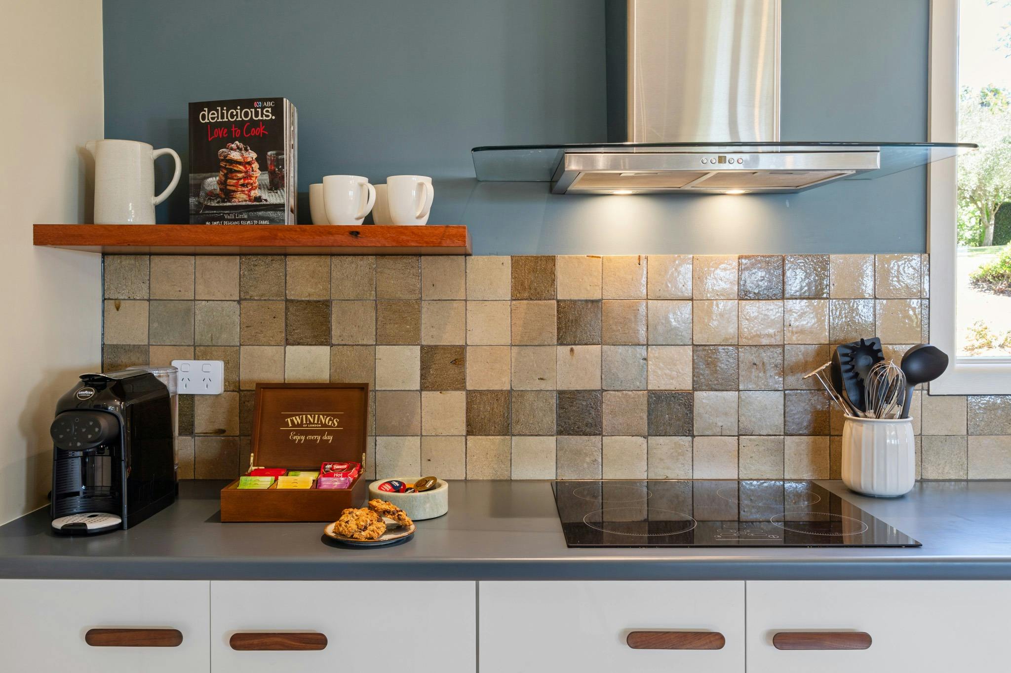 From morning coffee to evening margaritas—our fully equipped kitchen has it all.