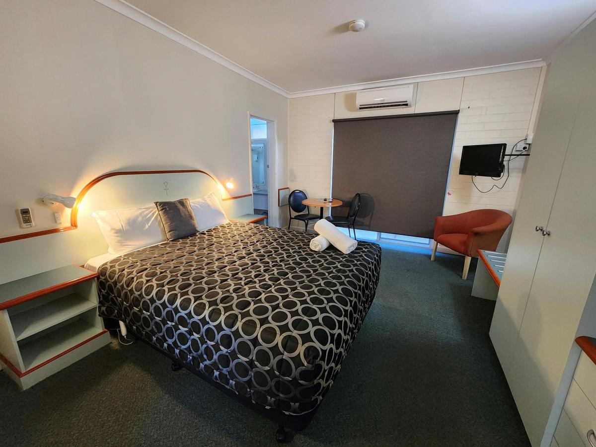 Deluxe Queen room