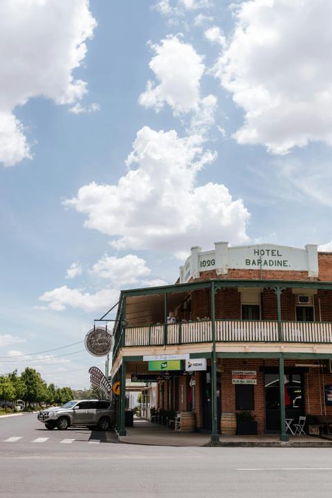 The Thirsty Farmer Baradine Hotel
