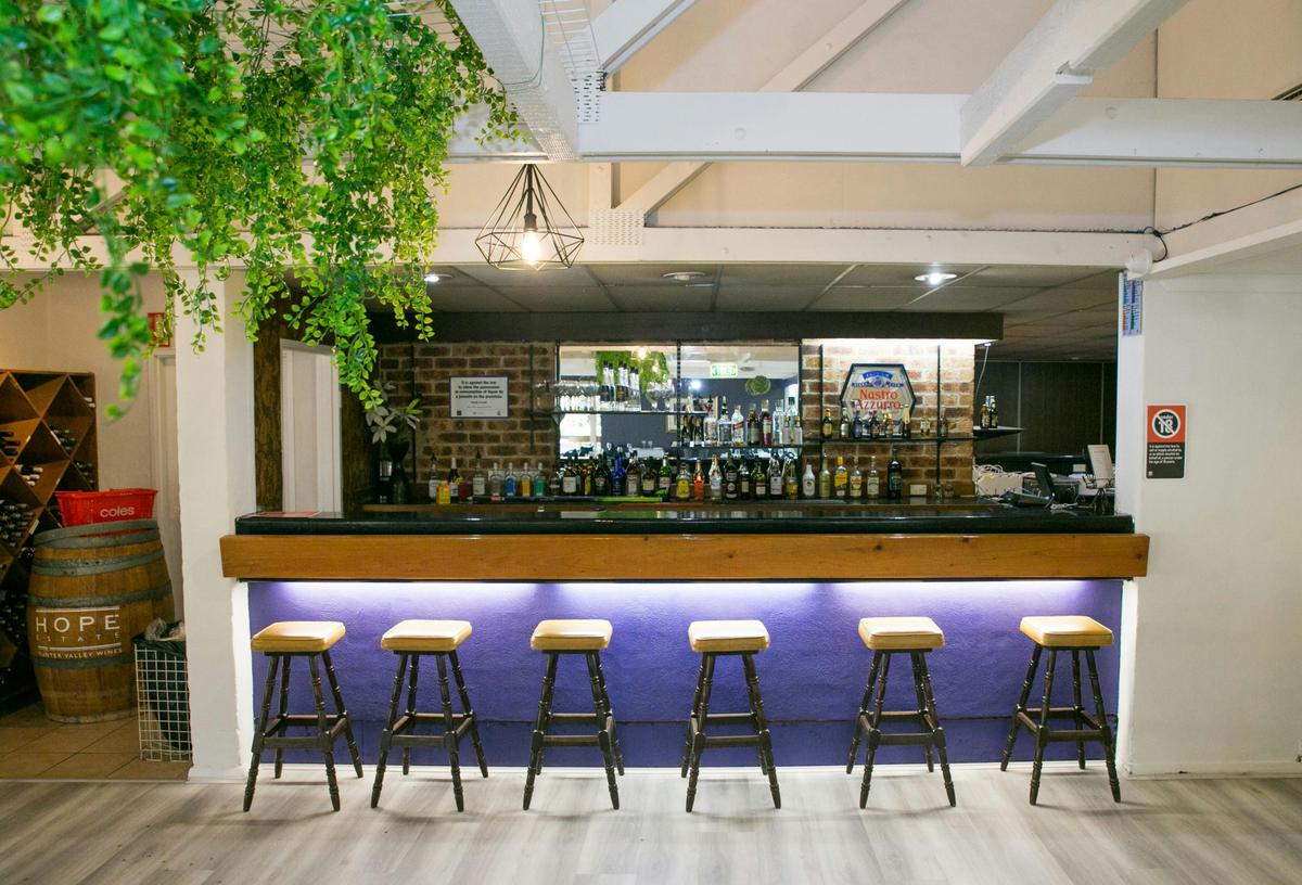 Bar