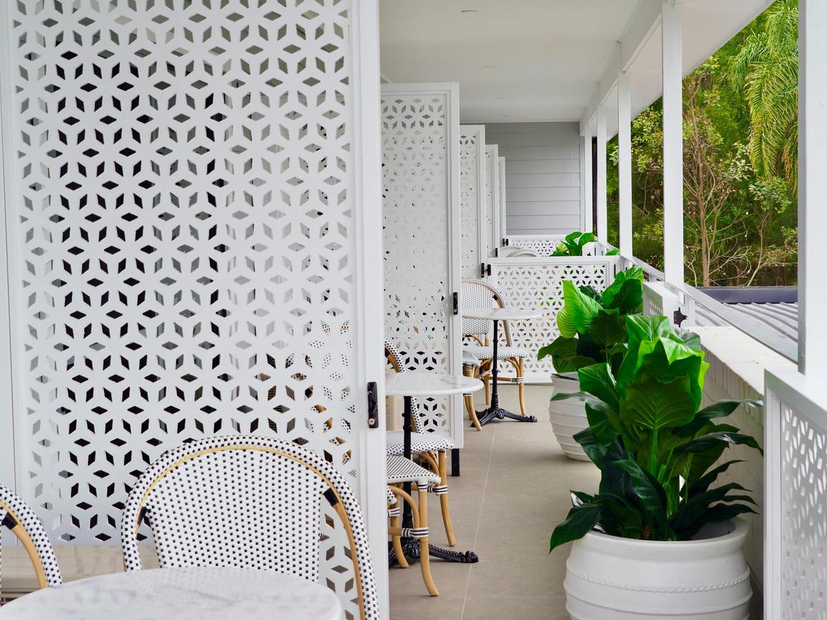 Superior Queen Lakeview Room Balcony