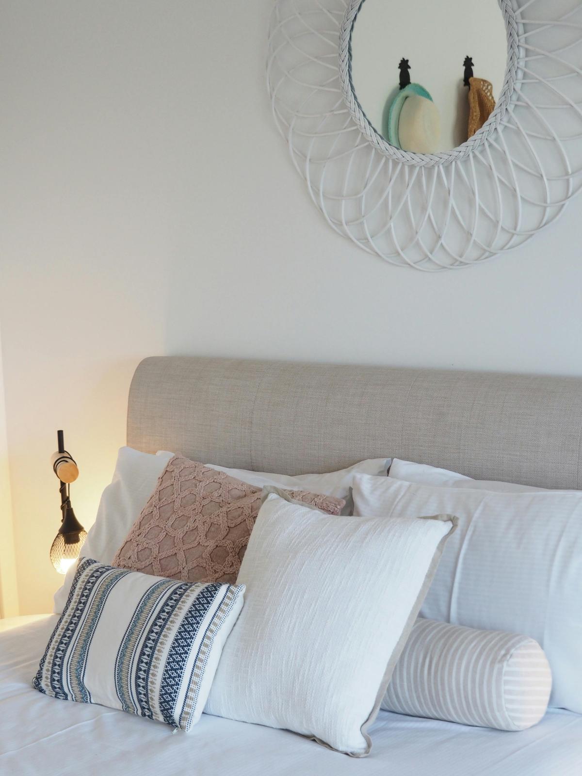 Superior Queen Lakeview Balcony Room