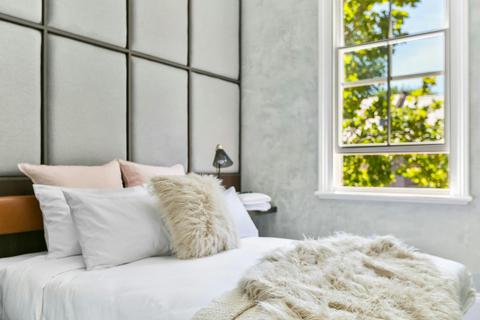 The Terminus Hotel, Pyrmont, Sydney - Double Room Ensuite & Disabled Access