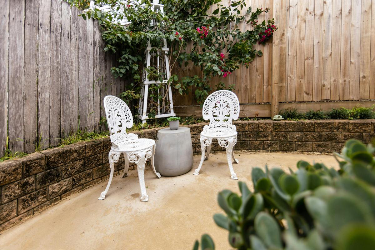 Quiet garden seating nook