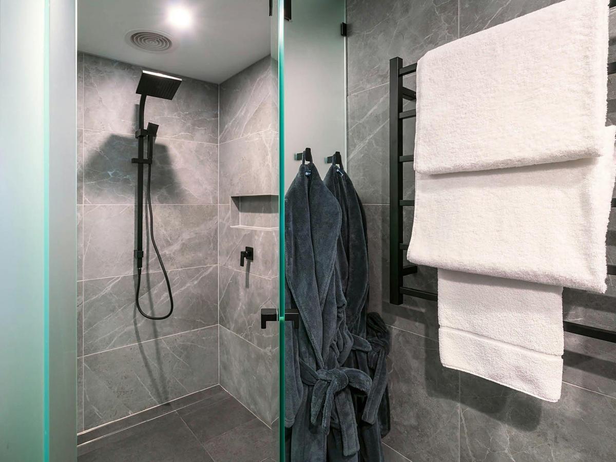 King Suite Bathroom