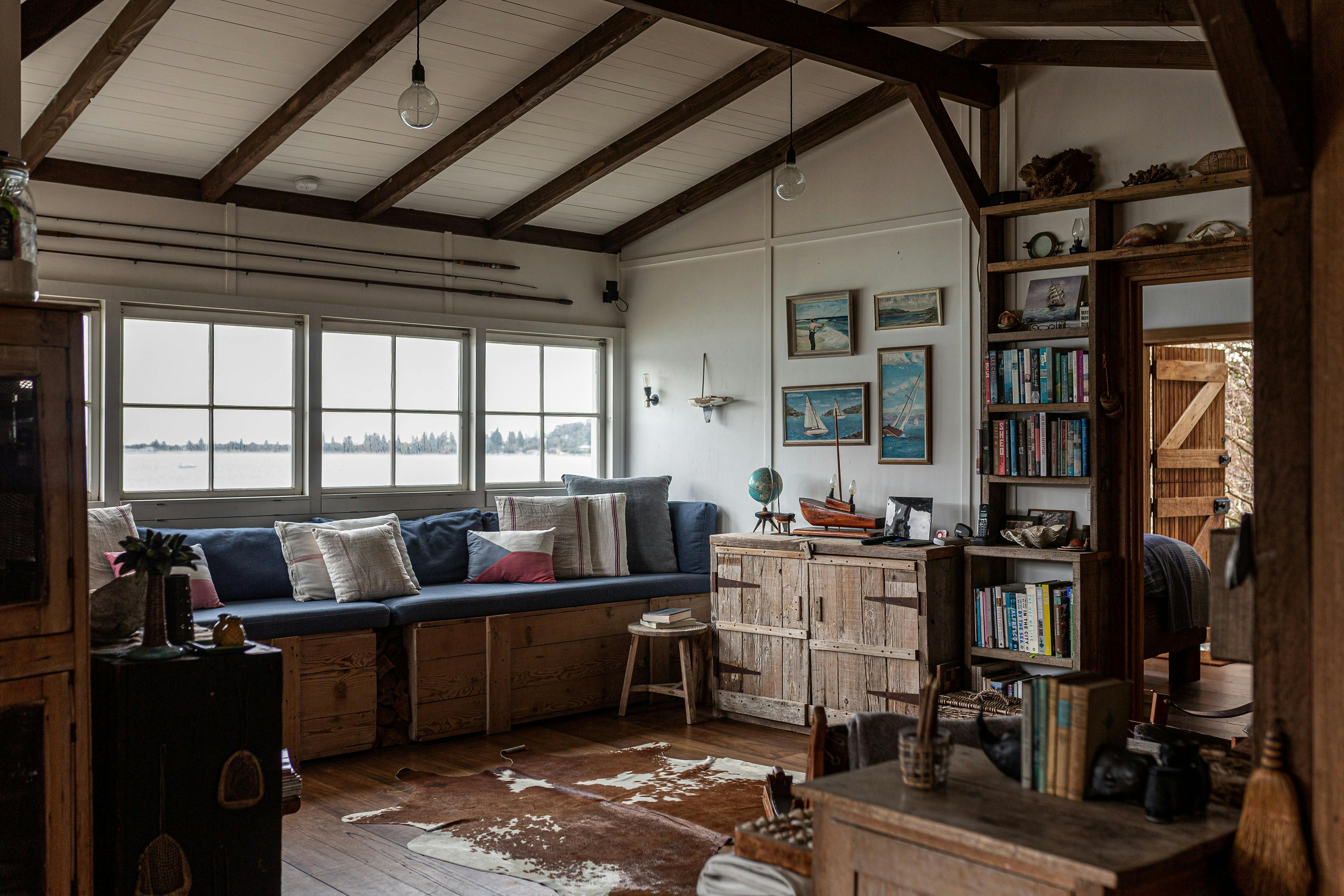 The Little Black Shack full lounge