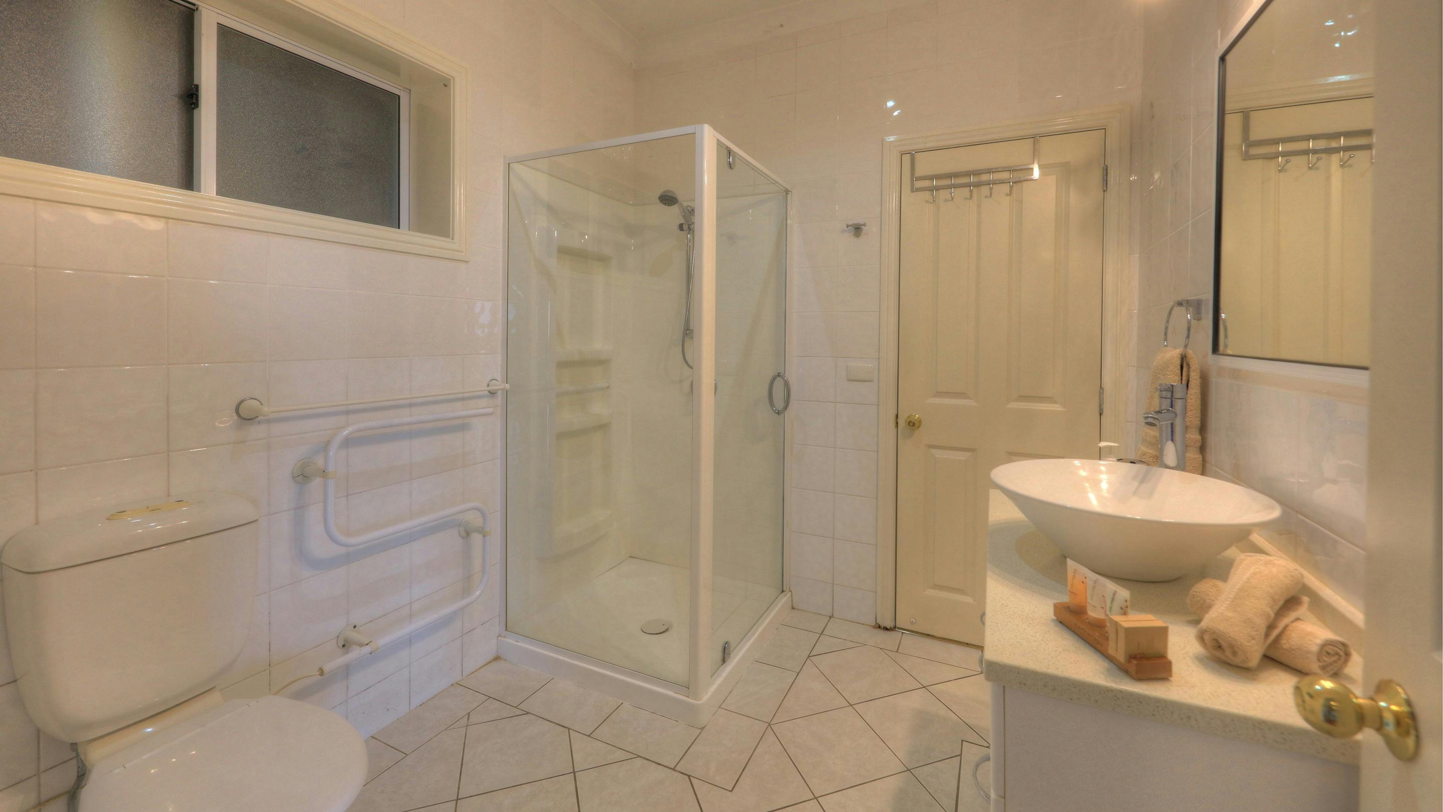 Walk-in Showers, Spa Baths