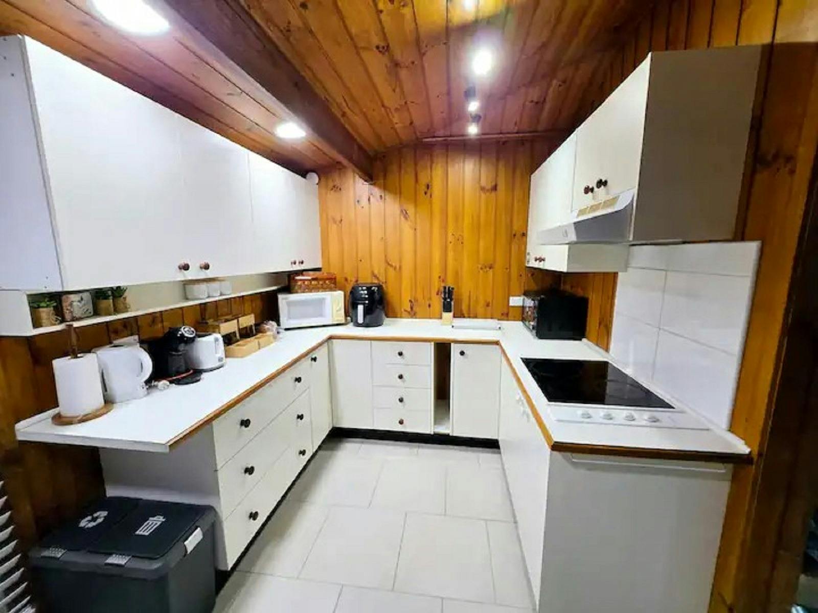 The kitchenette at The Manor Gardens