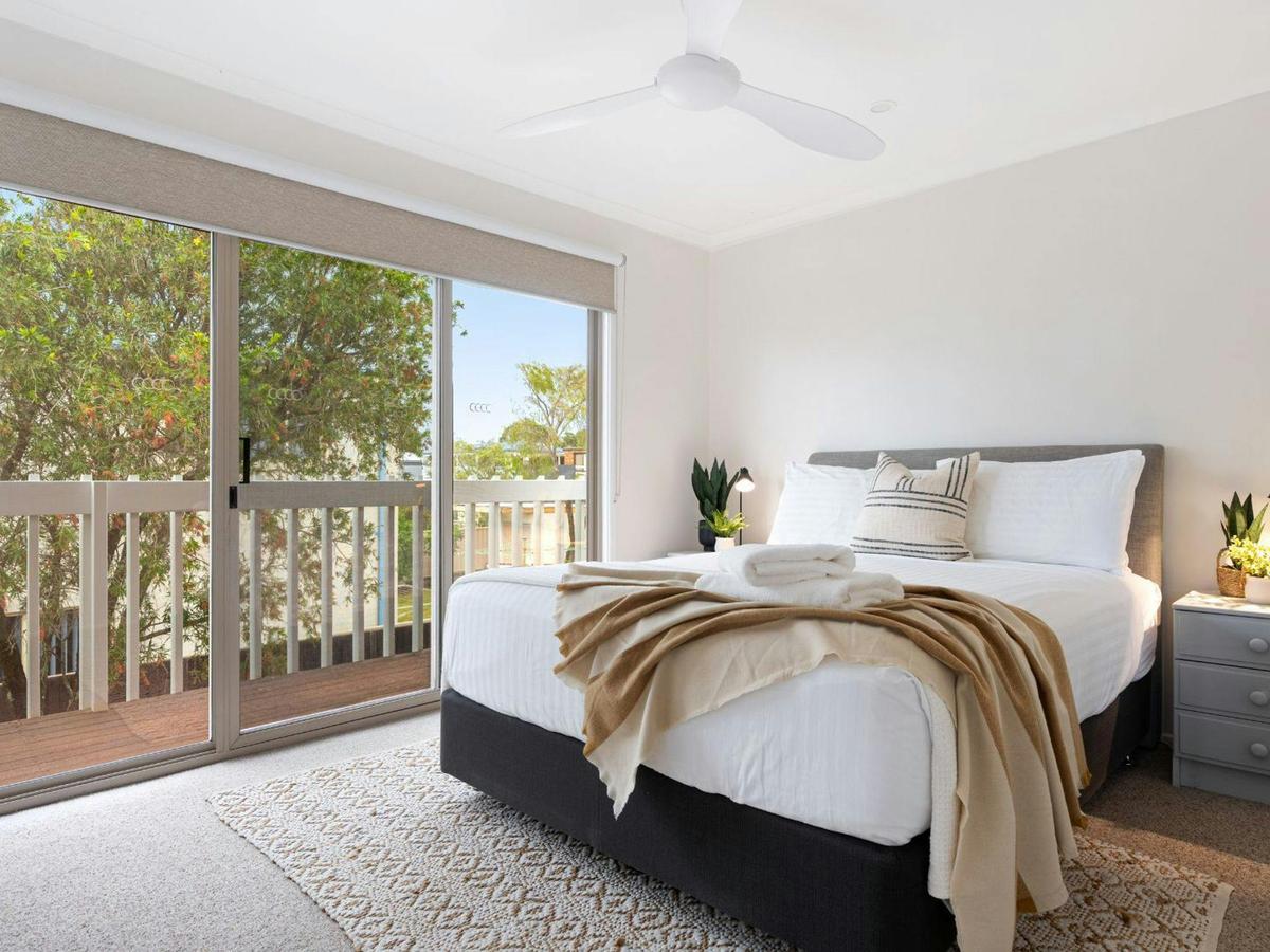 Thistledoo | Bedroom 1 | Queen | Balcony | Ceiling fan