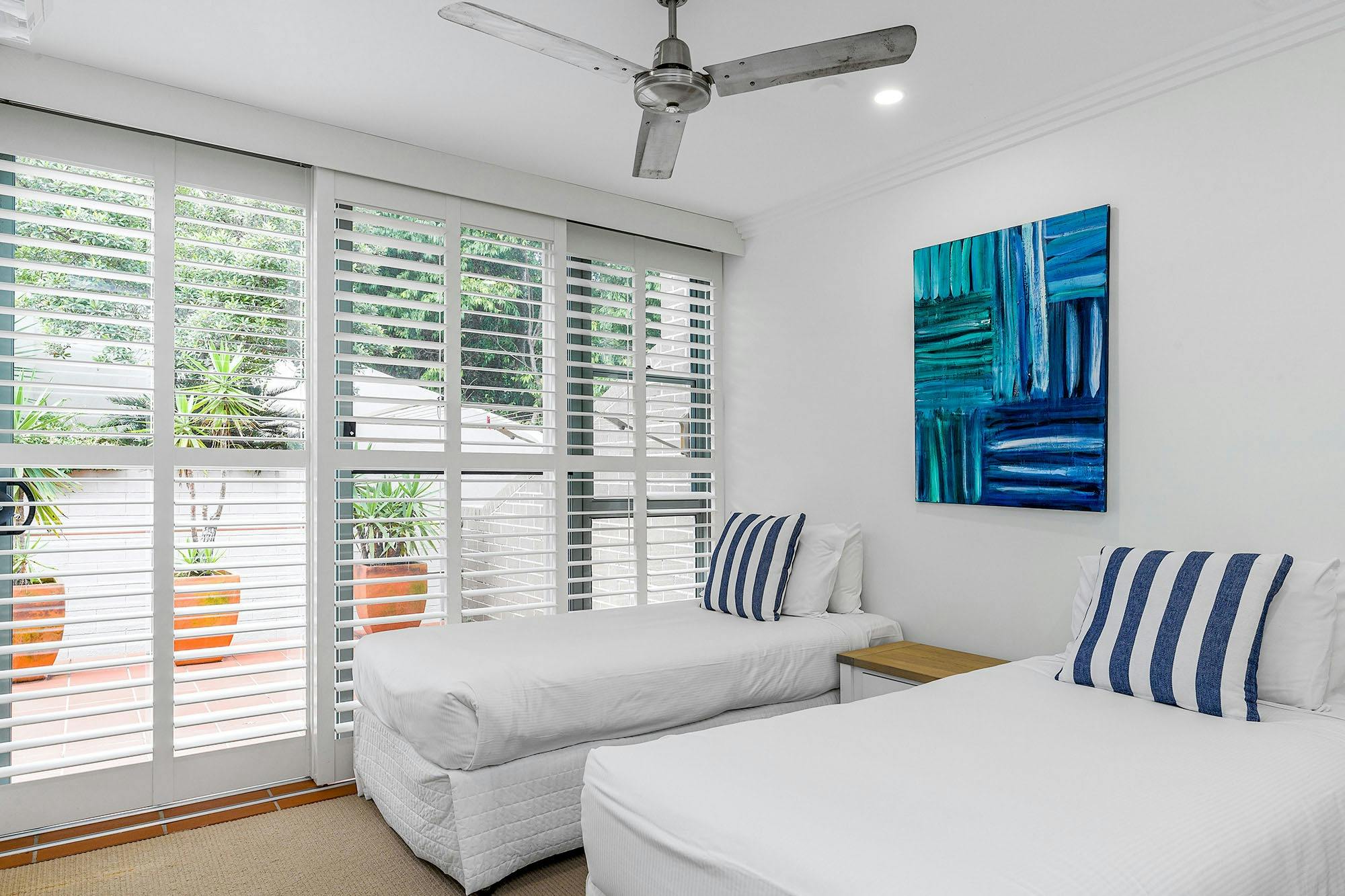 3 James Cook Apartments - Byron Bay - Bedroom 2