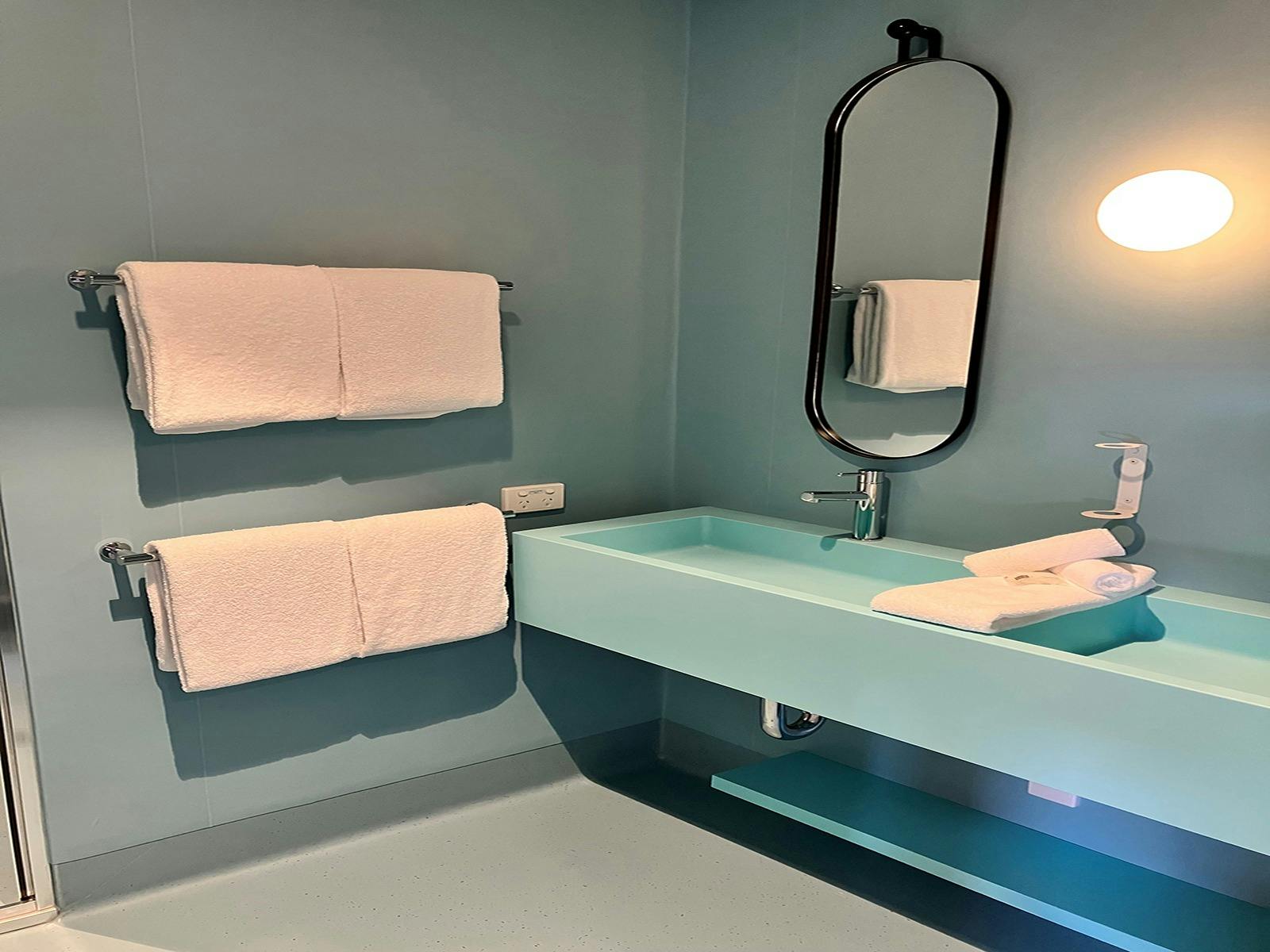 the Lodge bathroom