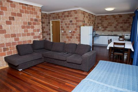 Southern Two Bedroom Apartment Lounge, Dining & Kitchen