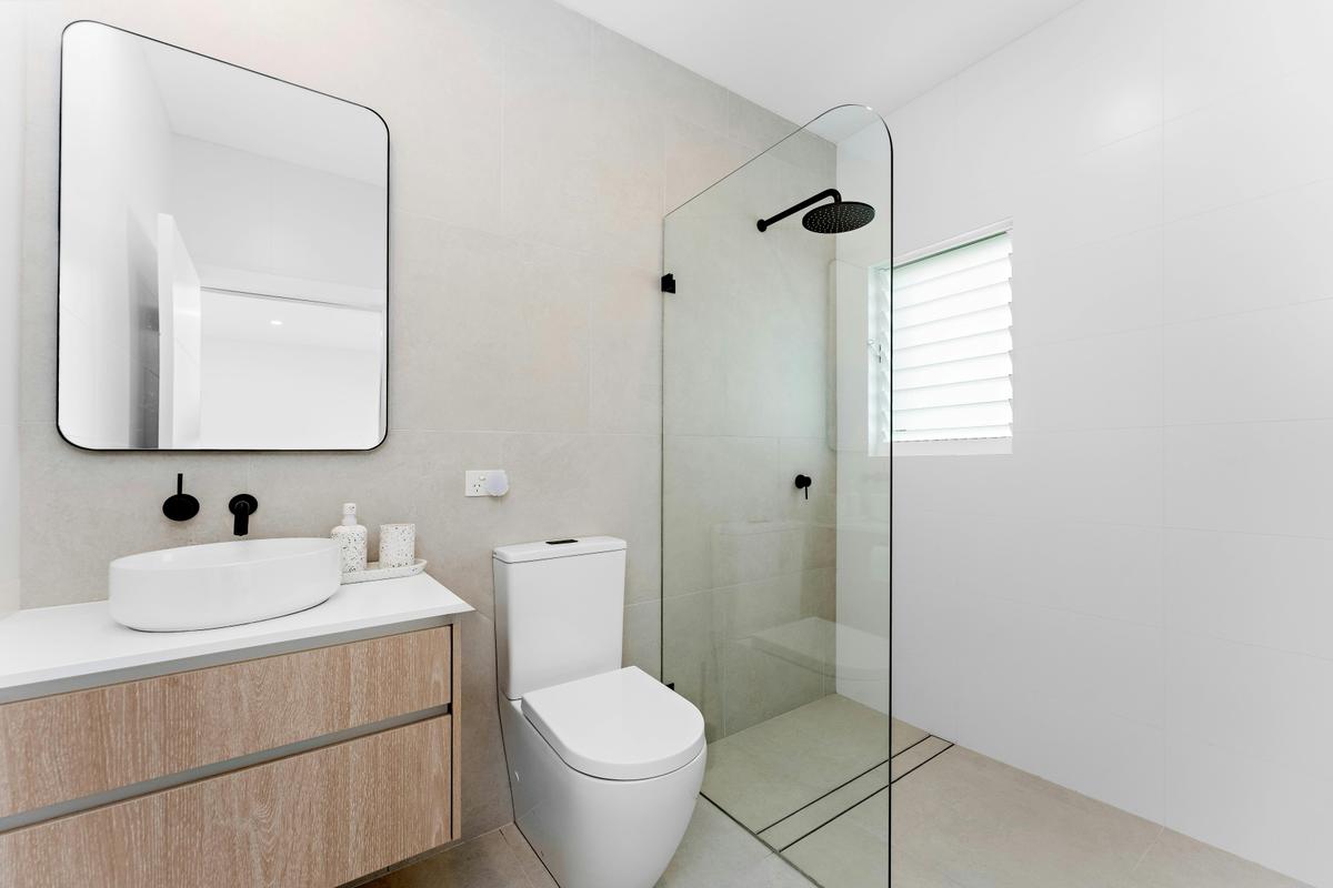 Ensuite from main bedroom