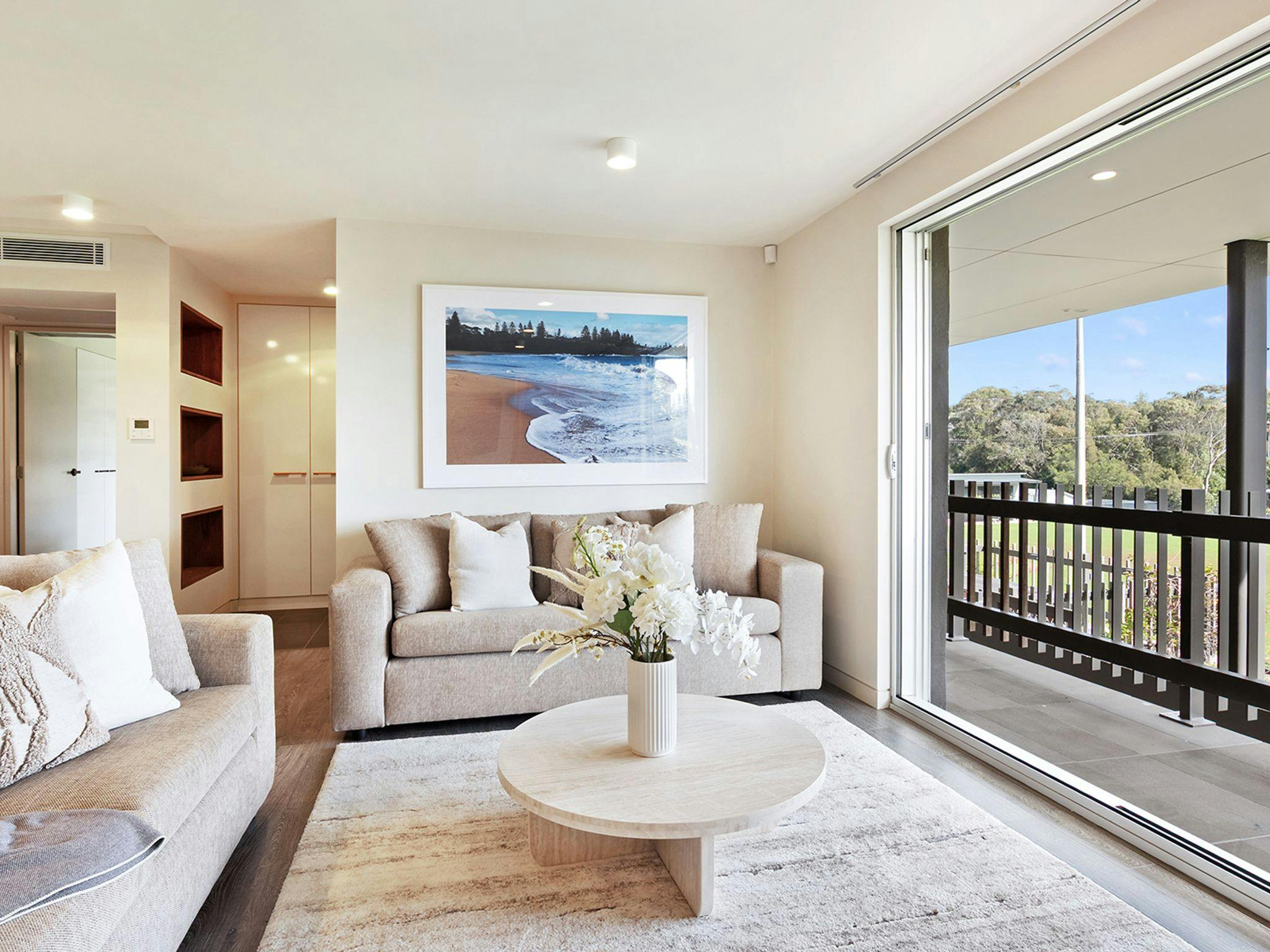 Surf N Turf | Downstairs living room | Smart TV | Views of Bonaria Oval