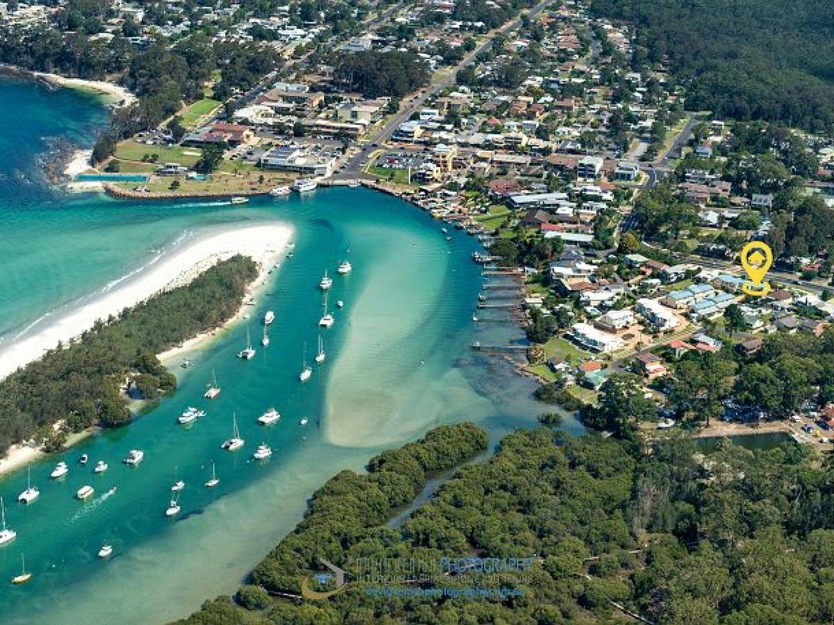 The Porthole of Huskisson