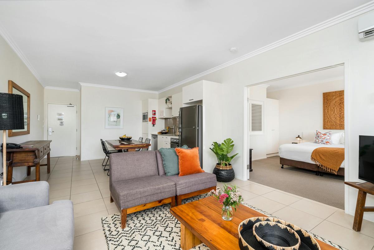 1 Bedroom Deluxe Apartment - Living