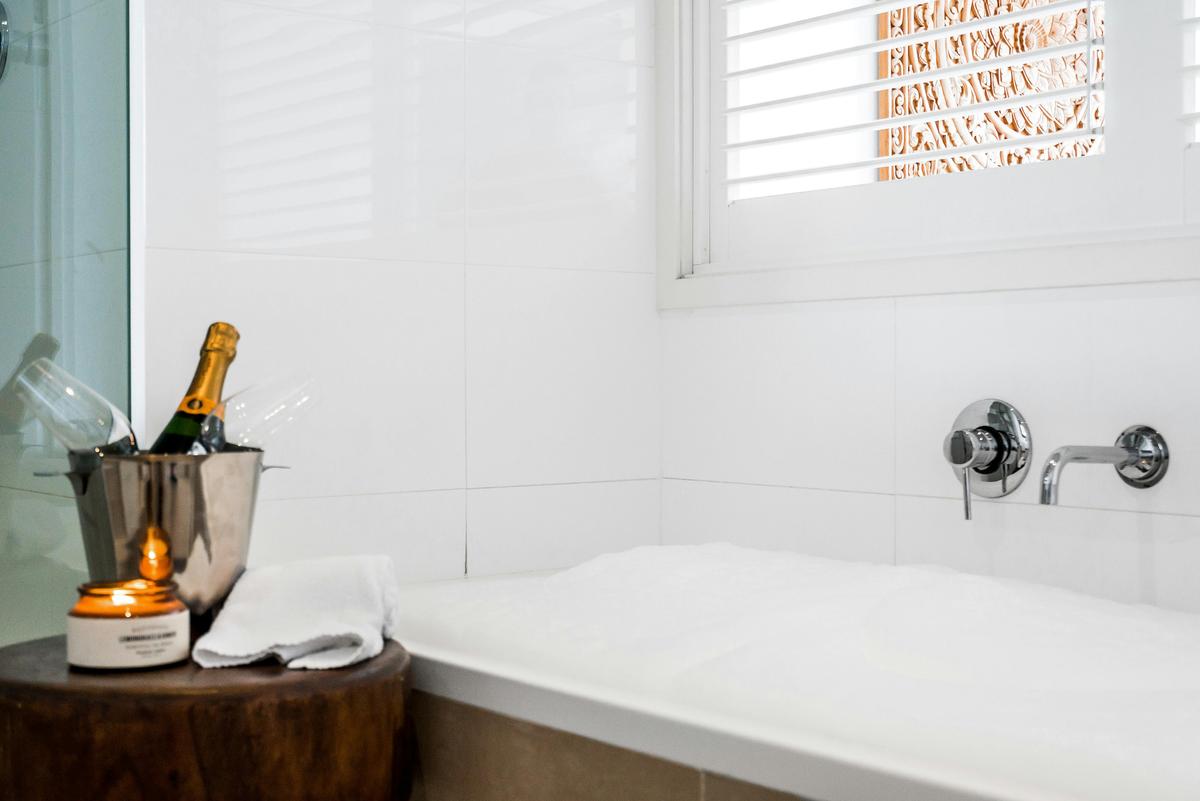 1 Bedroom Deluxe Apartment - Bath