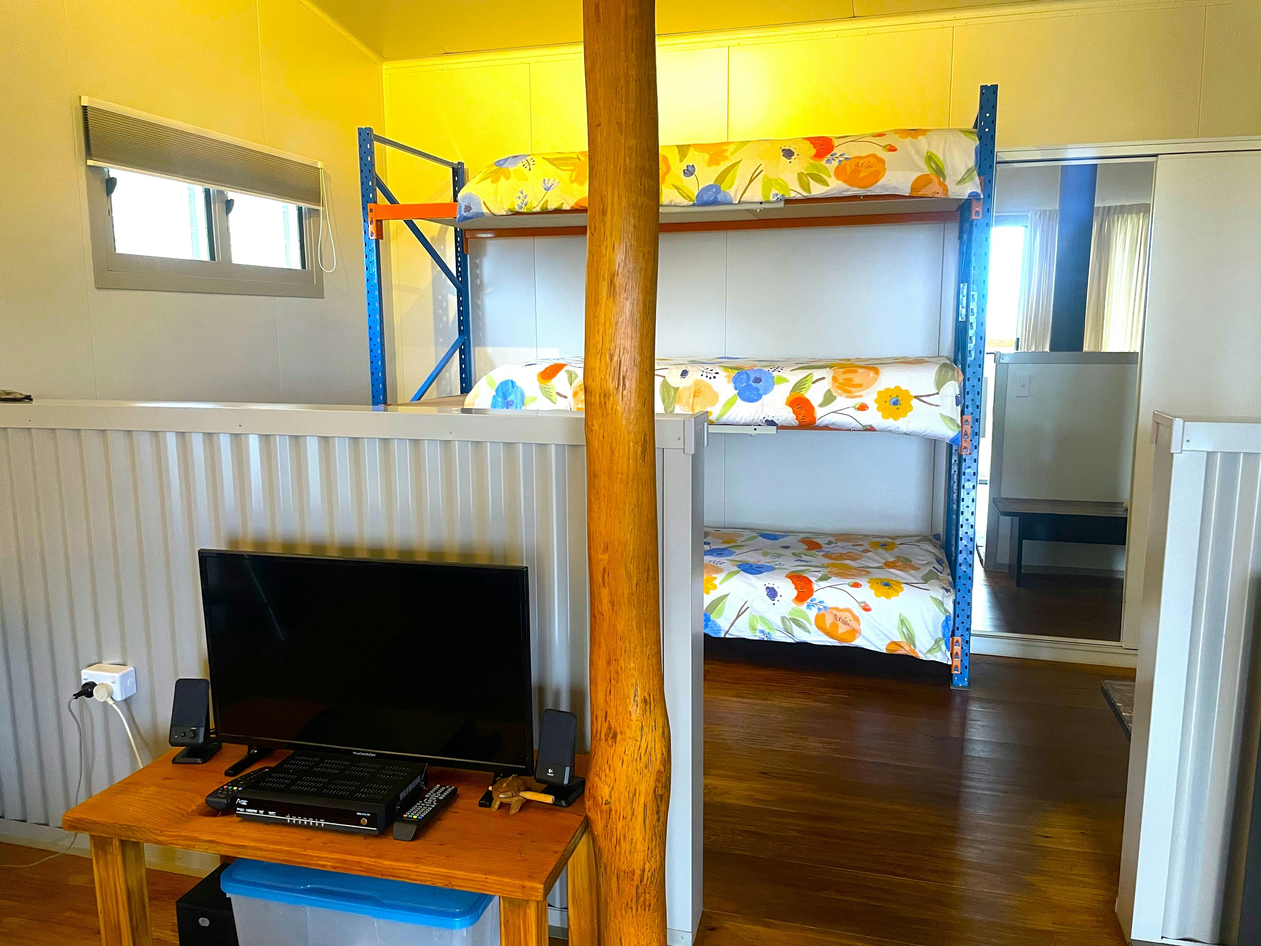 triple bunk bed