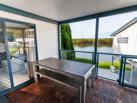 Deluxe Waterfront Spa Villa | Tasman Holiday Parks - Jervis Bay