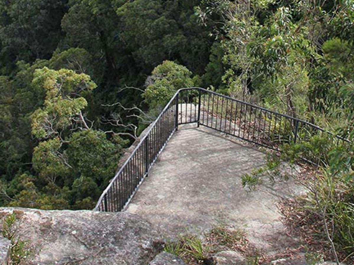 View from above of Grand Canyon lookout platform in bushland setting. Photo: John Yurasek/OEH.