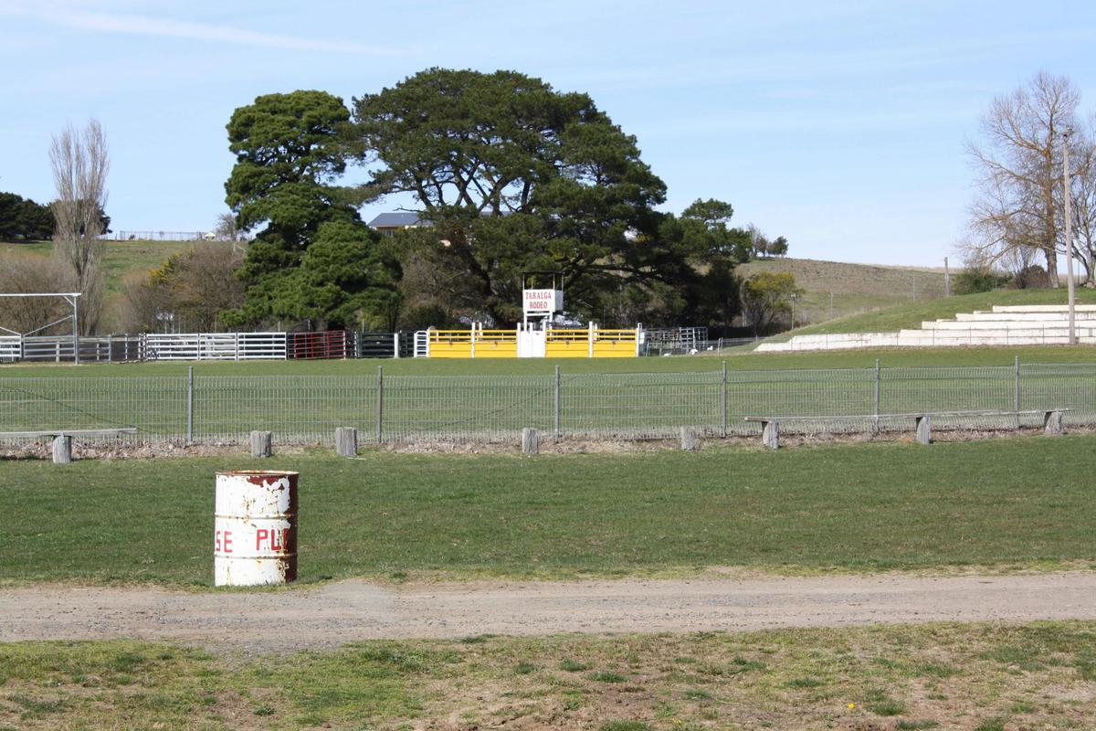 Show ground