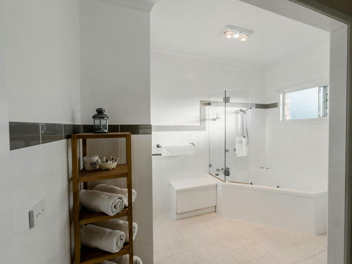 Bathroom of Medium Family Spa Bedroom