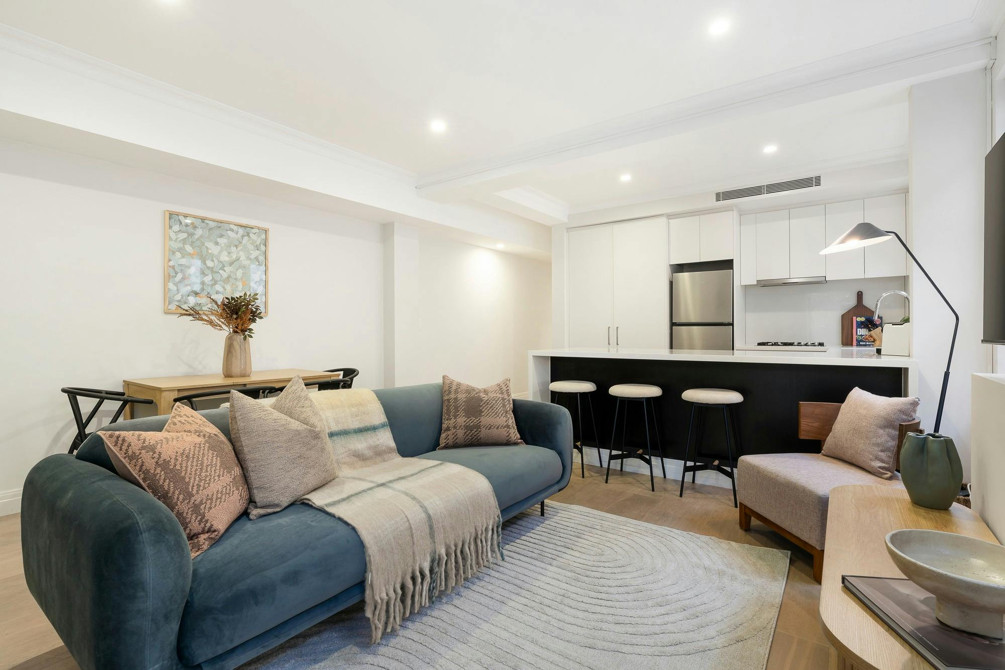 Living Room - Urban Rest Double Bay Beach - Urban Rest