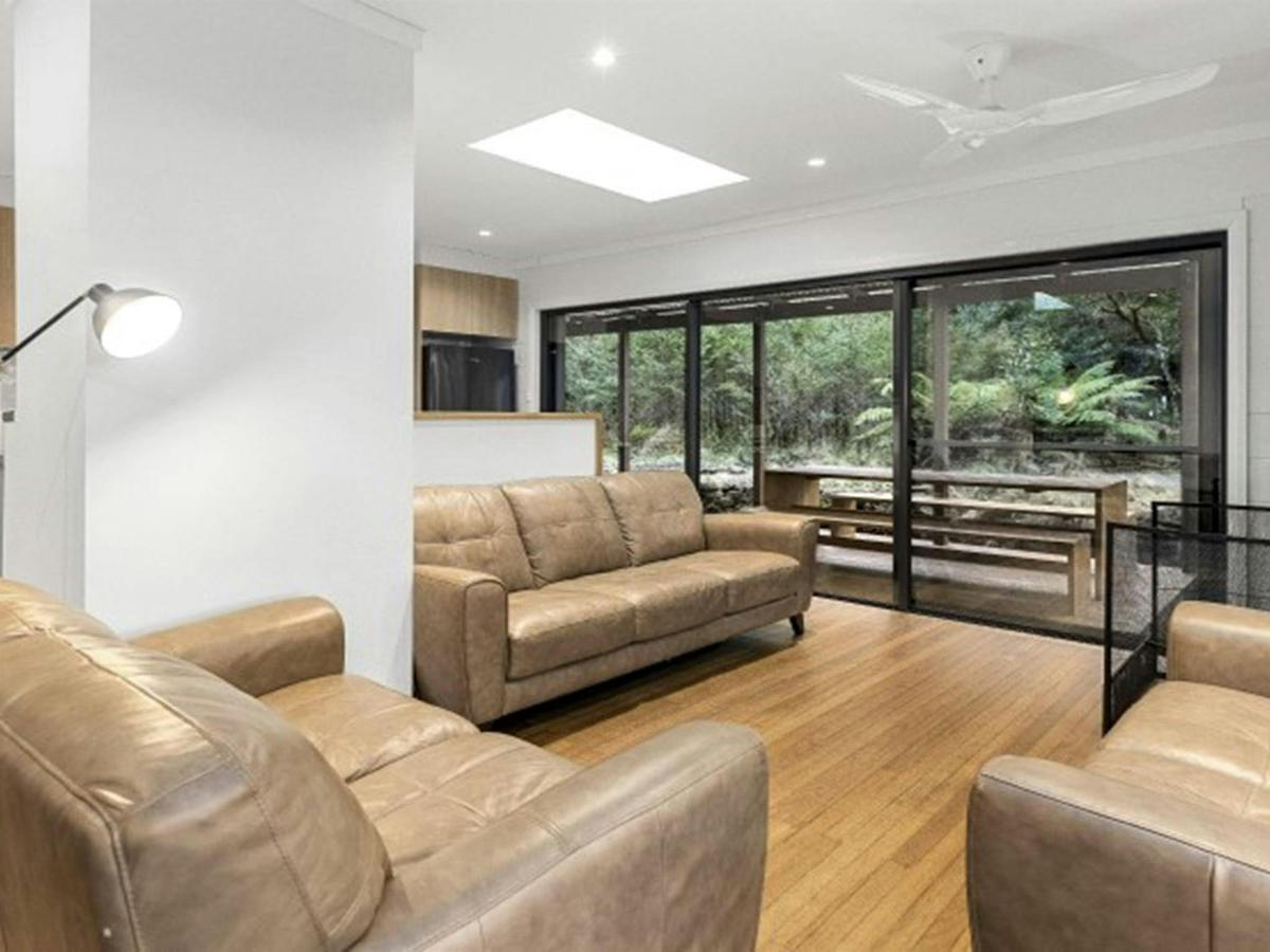 The lounge room in The Residence, New England National Park. Photo: Mitchell Franzi &copy; DPIE