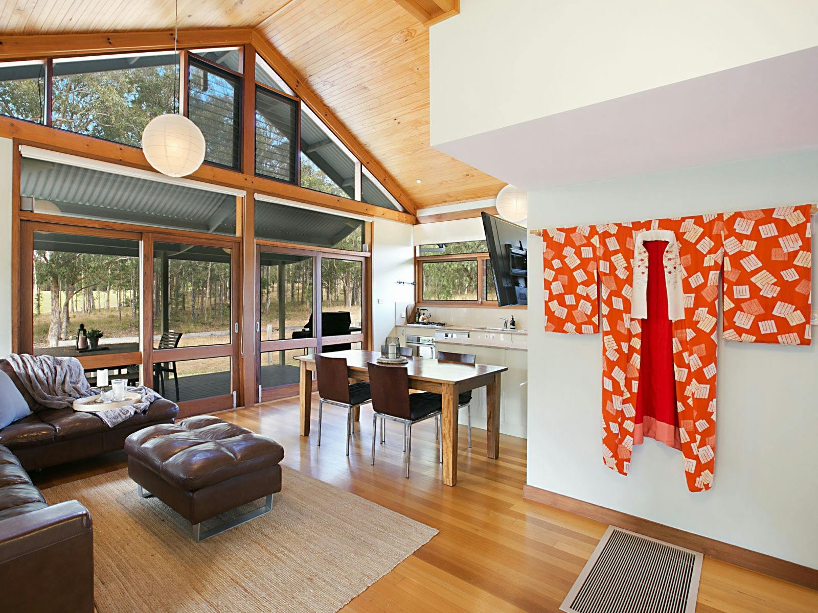 The Japanese Tea House lounge room and dining area