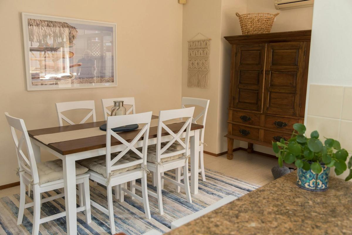 Taranaki Beach House | Opposite Town Beach - Dining Area
