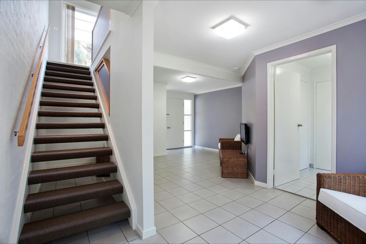 Town House Apartments