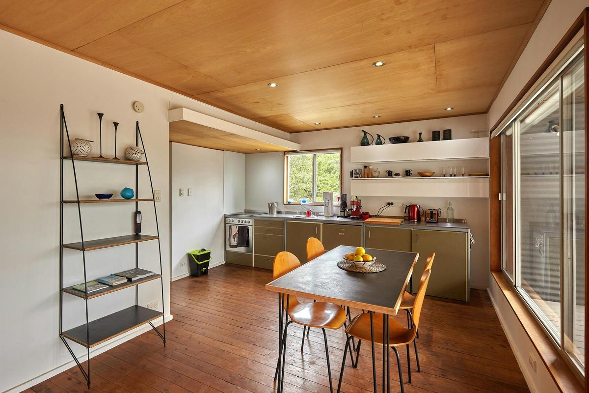 Kitchen & dining