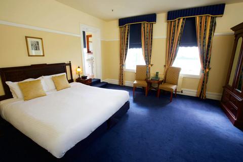 Premier Room