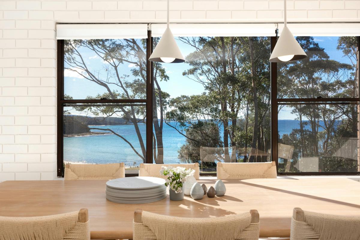 Breakfast with the ocean.