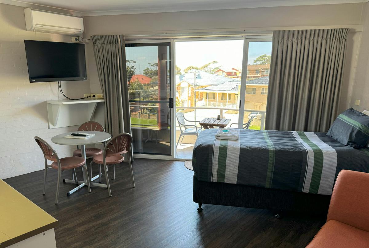 1 Bed room Upstairs suit- living area