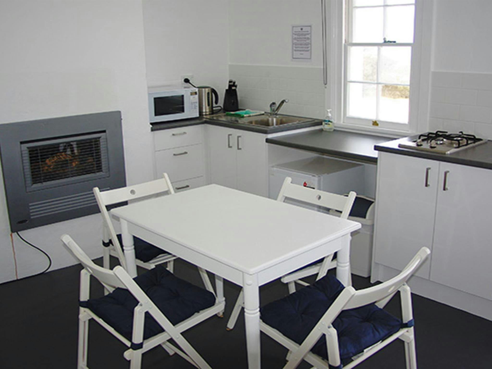 Kitchenette in Telegraph Station bunkhouse, Beowa National Park. Photo: Gary Mullinger/OEH