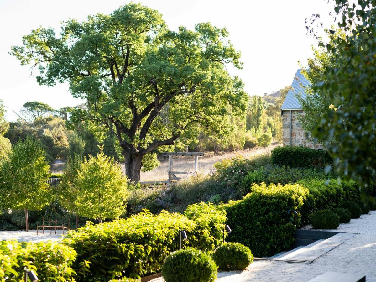 The Sir George Gardens