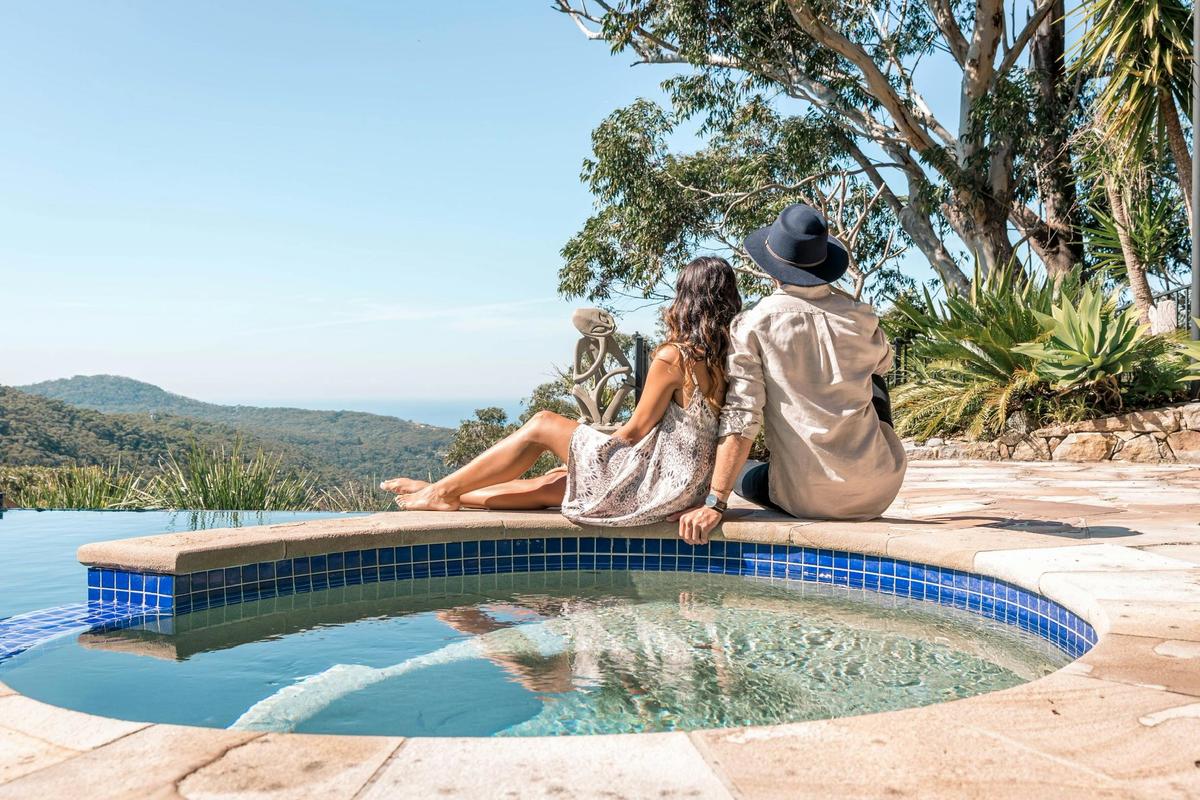 Salt Water Wet Edge Pool overlooking the Ocean.