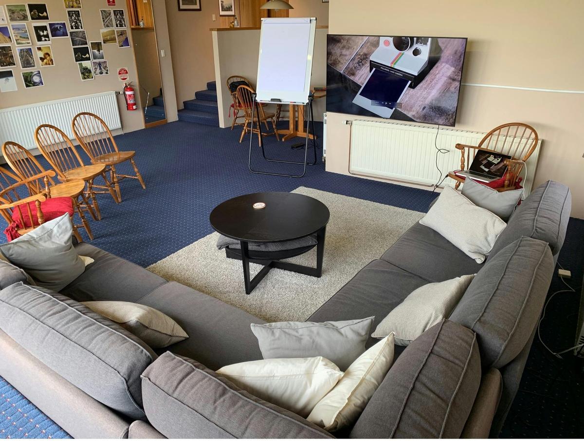 Utilising the TV Room for a Presentation Session