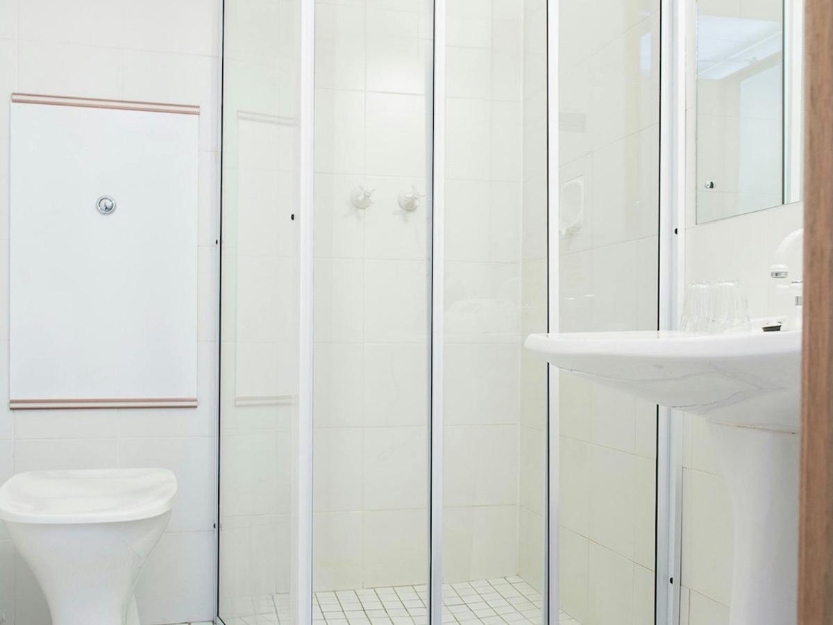 Snowgum View Bathroom