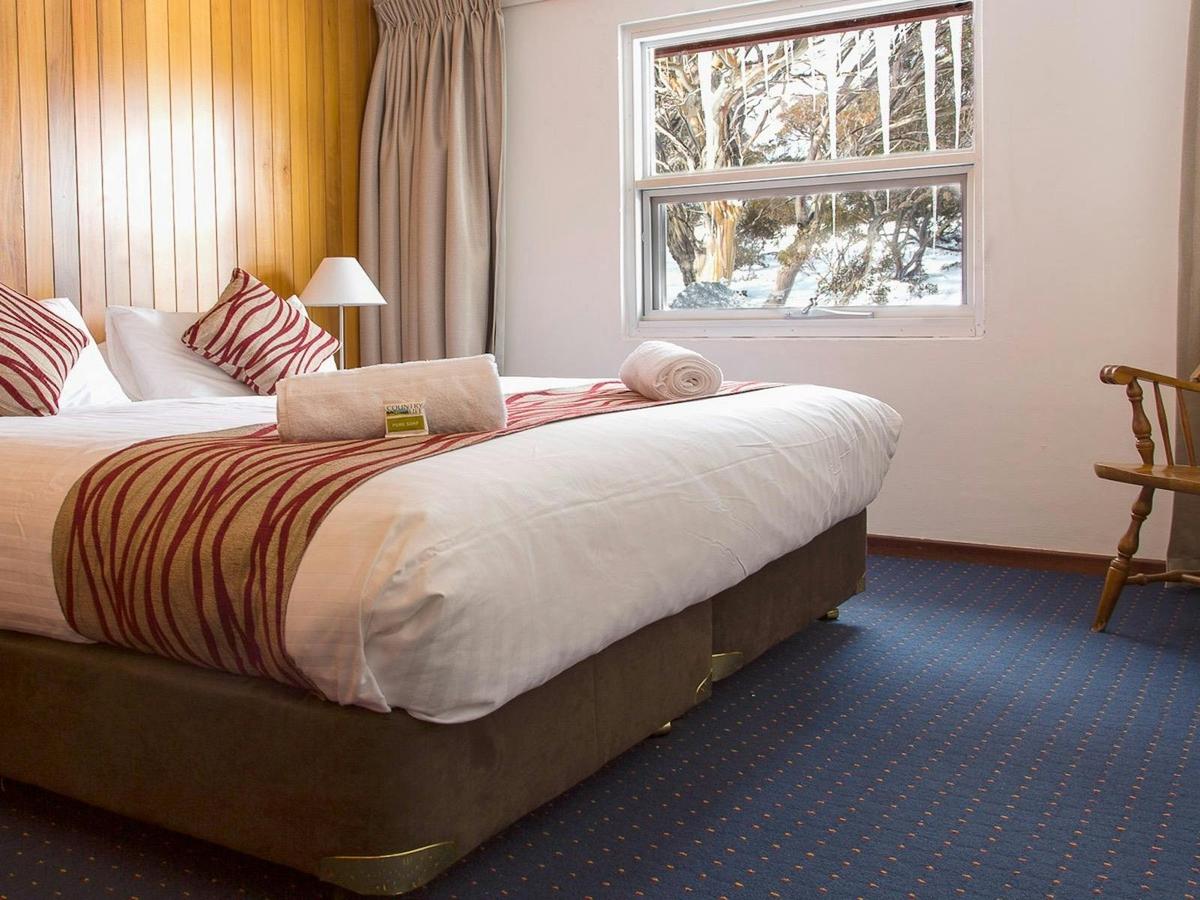 Snowgum View King Room