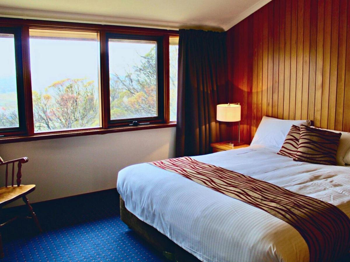 Mountain View Room