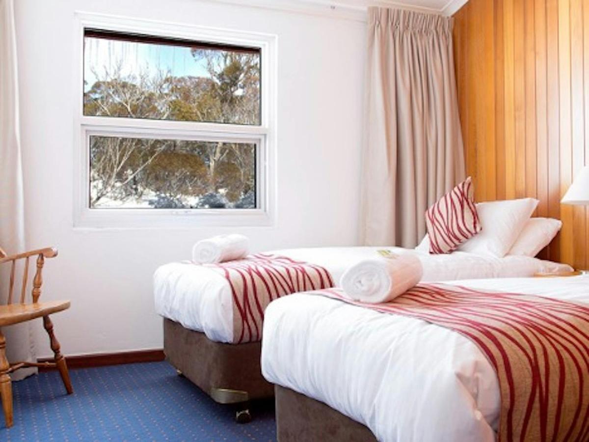 Snowgum View Twin Room in Winter