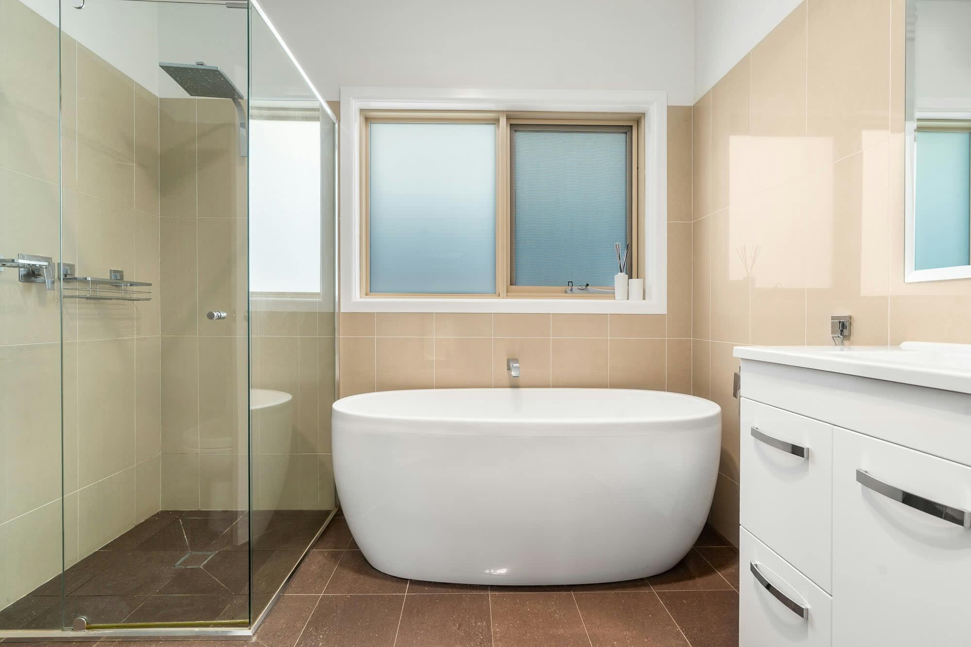 Main Bathroom at Warrendine Dream