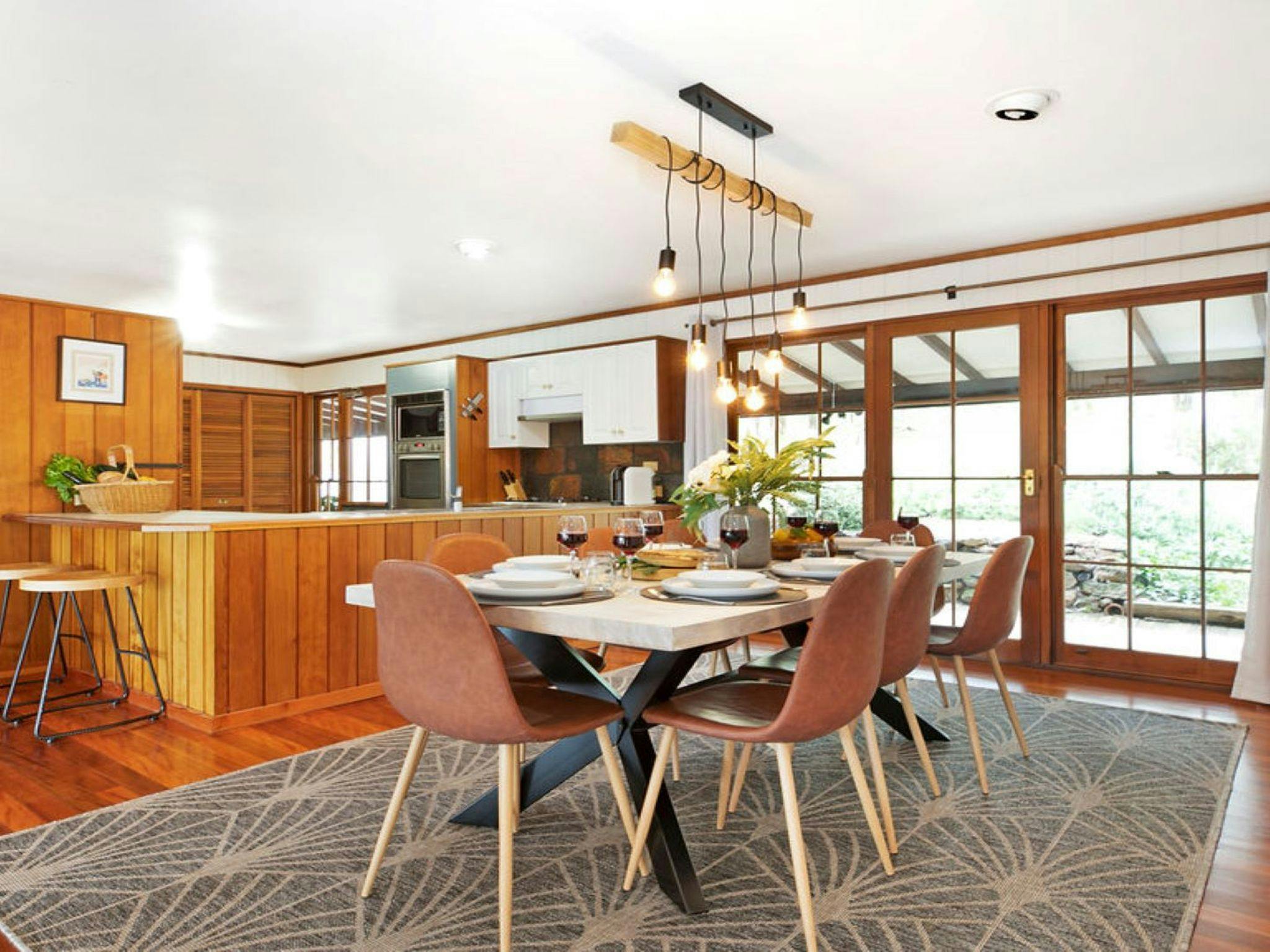 The Burrows of Penrose