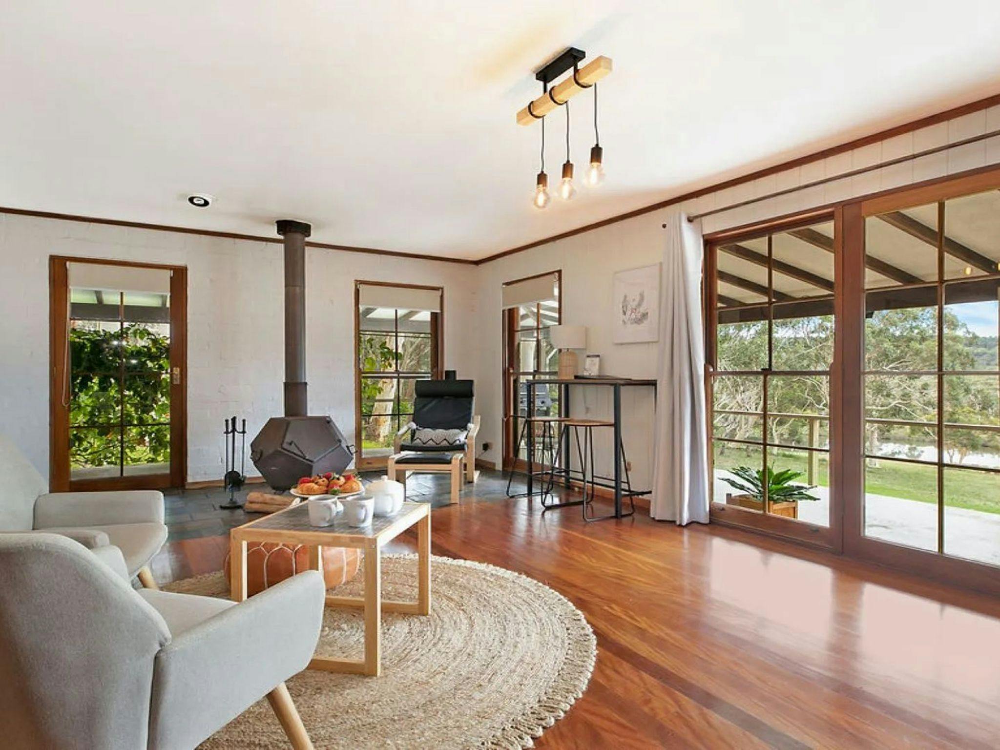 The Burrows of Penrose