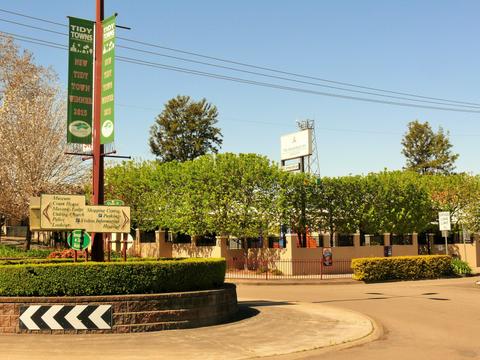 The Roundabout Inn